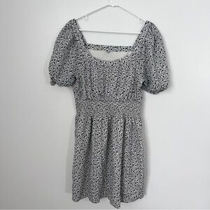 Old Navy Smocked Waist Puff Sleeve Dress in Black & White
